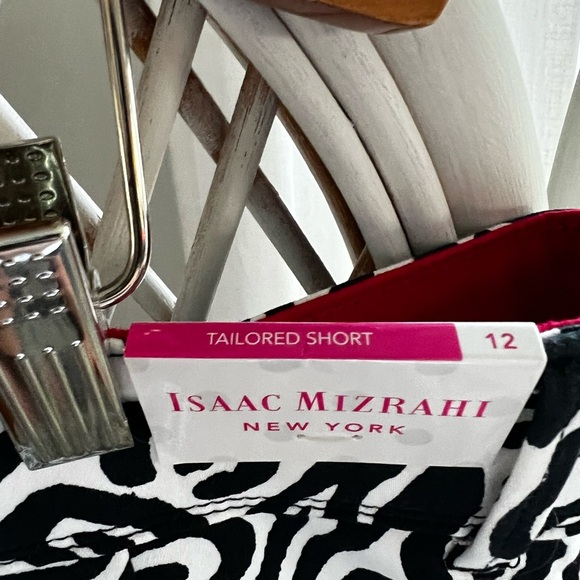 Women’s Black and White Shorts by Isaac Mizrahi Size 12 New with Tags - Picture 6 of 7